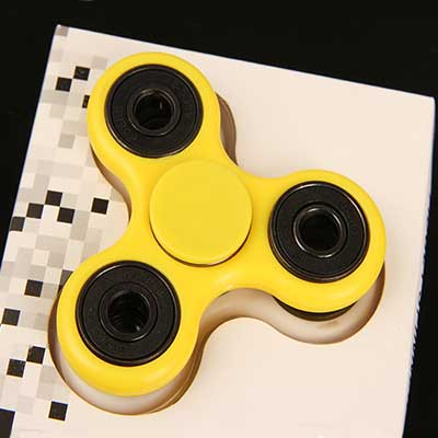 Красочная оптовая рука Fidget Spinner с керамическим подшипником 608